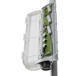 CSS606-1G-2GI-3S+OUT Switch Extérieur 10g Point Accès Poe Hybride